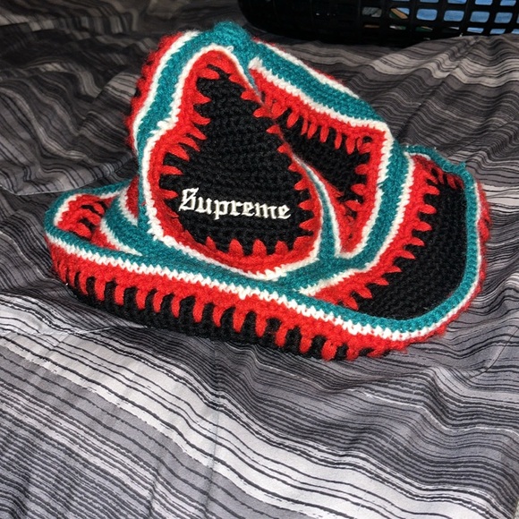 Supreme Crochet Bucket Hat - Picture 10 of 17